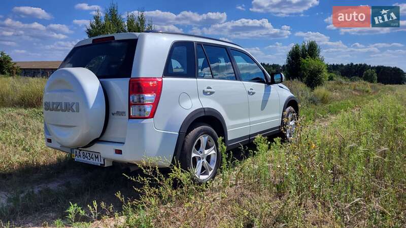 Внедорожник / Кроссовер Suzuki Grand Vitara 2012 в Киеве