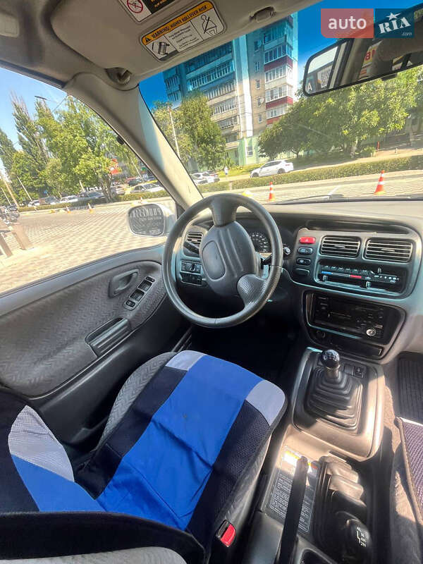 Внедорожник / Кроссовер Suzuki Grand Vitara 2002 в Хмельницком
