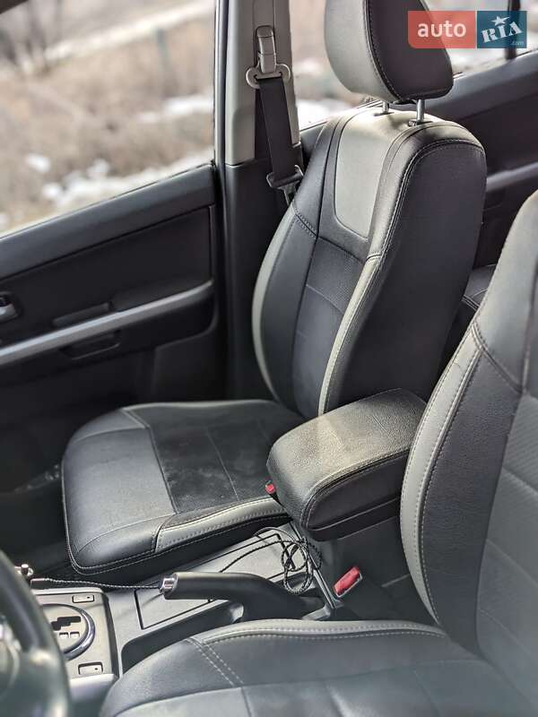 Внедорожник / Кроссовер Suzuki Grand Vitara 2012 в Днепре фото 11 Внедорожник / Кроссовер Suzuki Grand Vitara 2012 в Днепре