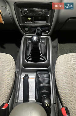 Внедорожник / Кроссовер Suzuki Grand Vitara 2001 в 