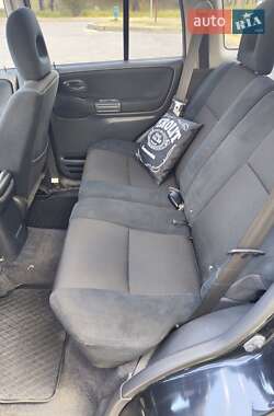 Внедорожник / Кроссовер Suzuki Grand Vitara 2004 в 