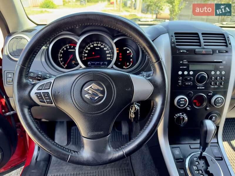 Внедорожник / Кроссовер Suzuki Grand Vitara 2013 в Софиевке