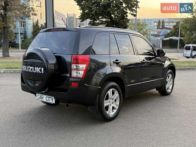 Внедорожник / Кроссовер Suzuki Grand Vitara 2006 в Киеве
