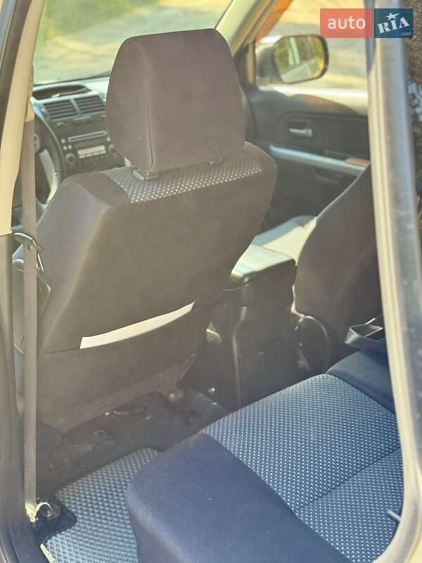 Позашляховик / Кросовер Suzuki Grand Vitara 2006 в Конотопі