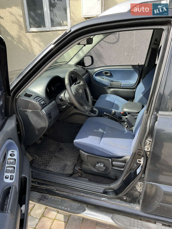 Седан Suzuki Grand Vitara 2004 в Козове