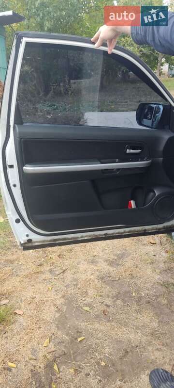 Внедорожник / Кроссовер Suzuki Grand Vitara 2010 в Днепре фото 6 Внедорожник / Кроссовер Suzuki Grand Vitara 2010 в Днепре