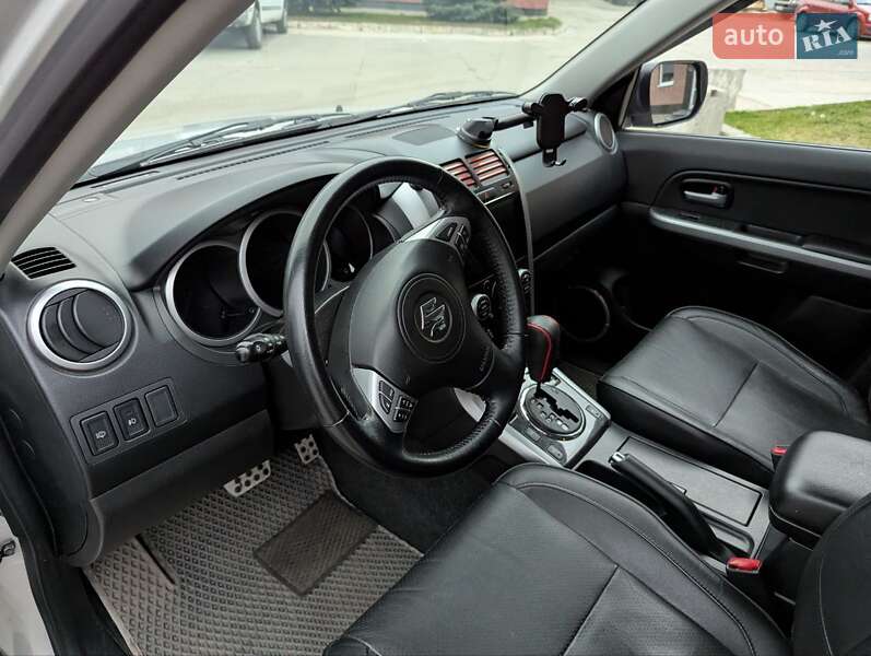 Внедорожник / Кроссовер Suzuki Grand Vitara 2016 в Полтаве