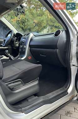 Внедорожник / Кроссовер Suzuki Grand Vitara 2005 в 