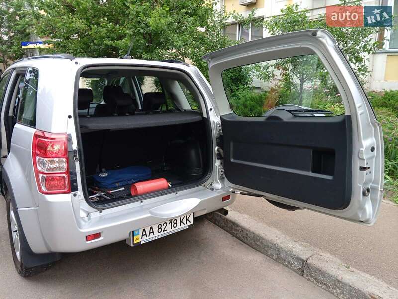 Внедорожник / Кроссовер Suzuki Grand Vitara 2011 в Киеве фото 9 Внедорожник / Кроссовер Suzuki Grand Vitara 2011 в Киеве