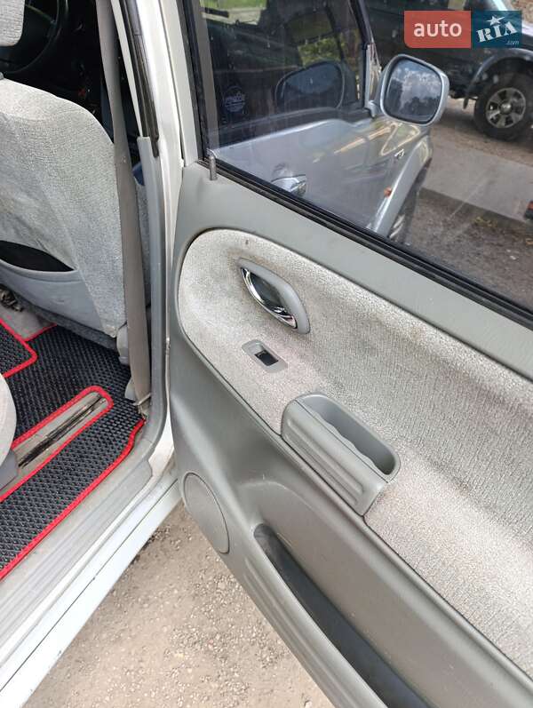 Внедорожник / Кроссовер Suzuki Grand Vitara 2003 в Днепре фото 13 Внедорожник / Кроссовер Suzuki Grand Vitara 2003 в Днепре
