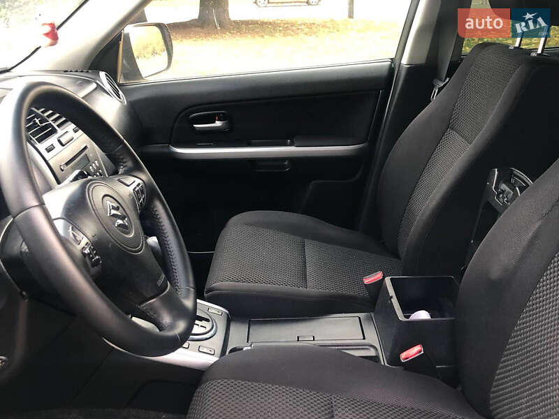 Внедорожник / Кроссовер Suzuki Grand Vitara 2011 в Ровно