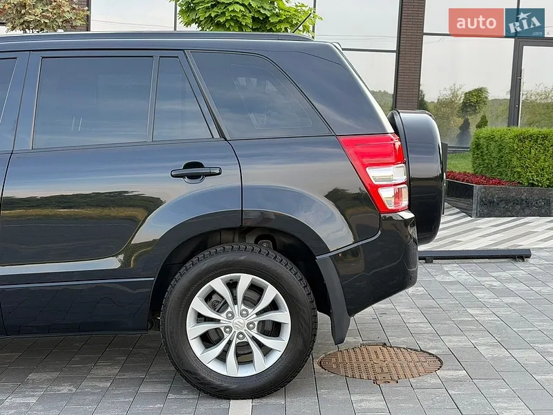 Suzuki Grand Vitara 2018 VIN JSAJTDA4V00360901 фото оголошення 10 з 95