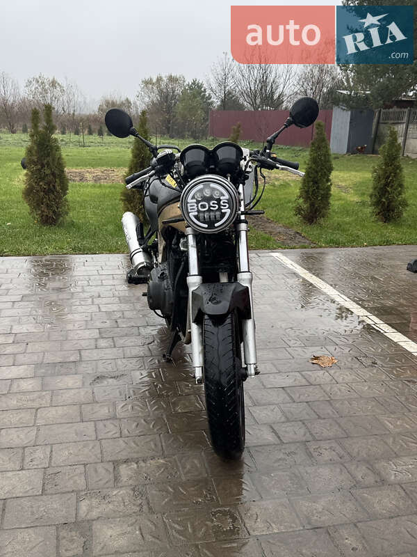 Мотоцикл Спорт-туризм Suzuki GS 500 2001 в Мостиске