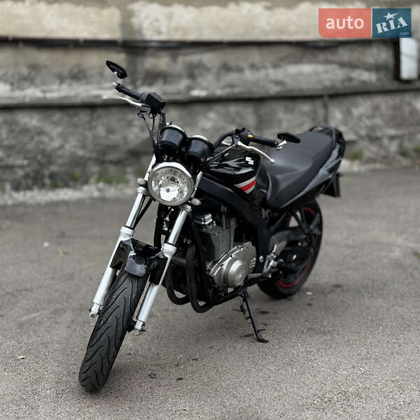 Мотоцикл Без обтікачів (Naked bike) Suzuki GS 500 2005 в 