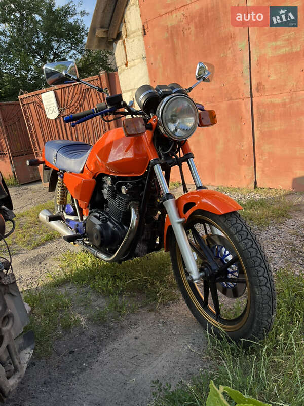 Мотоцикл Классик Suzuki GS 500 2001 в 