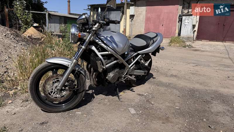 Мотоцикл Без обтекателей (Naked bike) Suzuki GSF 250 Bandit 1998 в 