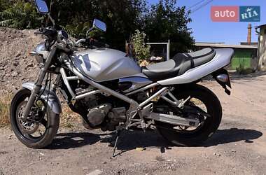 Мотоцикл Без обтекателей (Naked bike) Suzuki GSF 250 Bandit 1998 в 