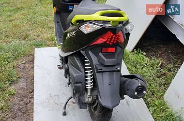 Максі-скутер Suzuki GSR 250 2010 в 
