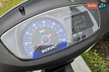 Максі-скутер Suzuki GSR 250 2010 в 