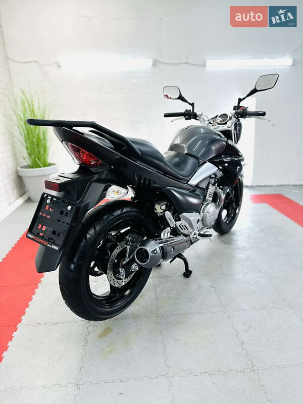 Спортбайк Suzuki GSR 250 2013 в Одессе