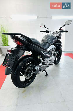 Спортбайк Suzuki GSR 250 2013 в 