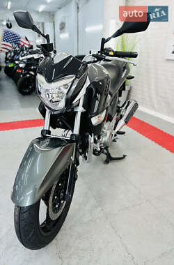 Спортбайк Suzuki GSR 250 2013 в 