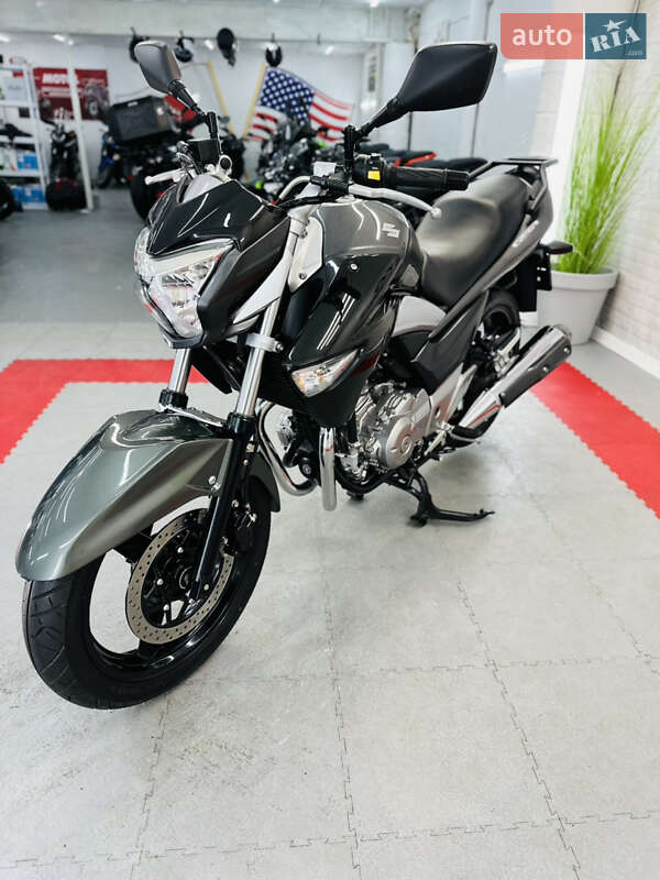 Спортбайк Suzuki GSR 250 2013 в Одессе