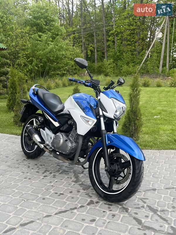 Мотоцикл Без обтекателей (Naked bike) Suzuki GSR 250 2016 в 