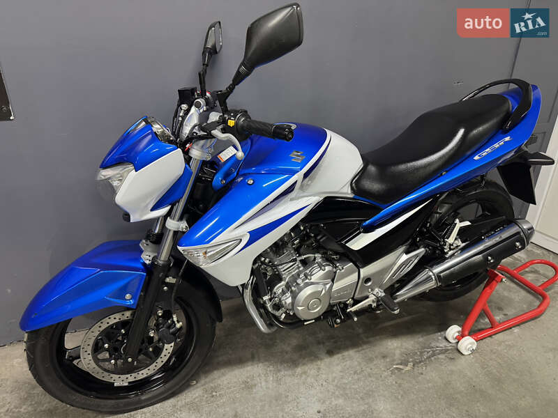 Мотоцикл Без обтекателей (Naked bike) Suzuki GSR 250 2016 в Киеве