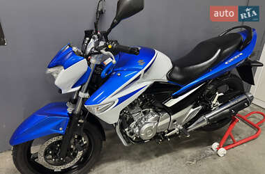 Мотоцикл Без обтекателей (Naked bike) Suzuki GSR 250 2016 в 