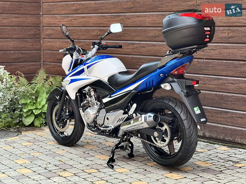 Мотоцикл Классик Suzuki GSR 250 2016 в Виннице