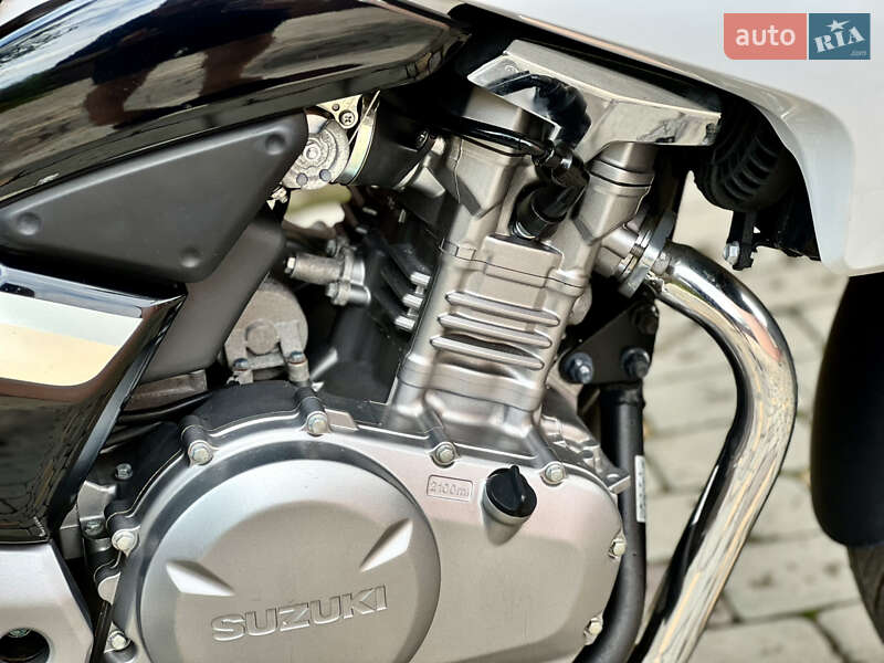 Мотоцикл Классик Suzuki GSR 250 2016 в Виннице