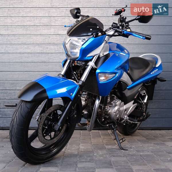 Мотоцикл Без обтекателей (Naked bike) Suzuki GSR 250 2015 в Белой Церкви фото 3 Мотоцикл Без обтекателей (Naked bike) Suzuki GSR 250 2015 в Белой Церкви