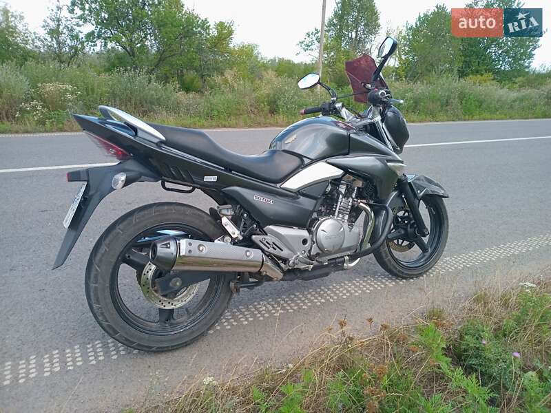 Мотоцикл Без обтекателей (Naked bike) Suzuki GSR 250 2015 в Ямполе