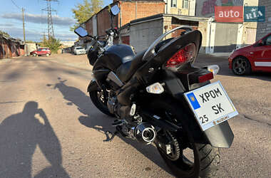 Мотоцикл Без обтекателей (Naked bike) Suzuki GSR 250 2012 в 