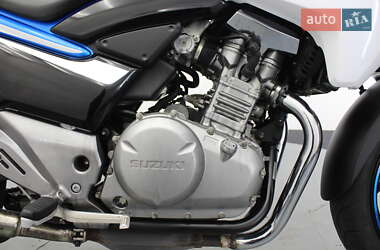 Мотоцикл Без обтекателей (Naked bike) Suzuki GSR 250 2015 в 