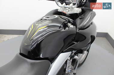 Мотоцикл Спорт-туризм Suzuki GSR 250 2017 в 