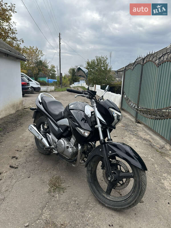 Мотоцикл Классик Suzuki GSR 250 2016 в Ямполе фото 2 Мотоцикл Классик Suzuki GSR 250 2016 в Ямполе