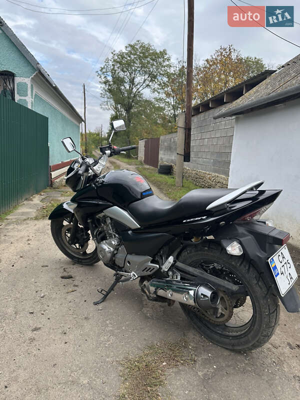 Мотоцикл Классик Suzuki GSR 250 2016 в Ямполе фото 6 Мотоцикл Классик Suzuki GSR 250 2016 в Ямполе