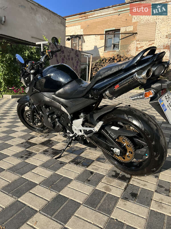 Мотоцикл Без обтекателей (Naked bike) Suzuki GSR 400 2010 в Ананьеве фото 4 Мотоцикл Без обтекателей (Naked bike) Suzuki GSR 400 2010 в Ананьеве