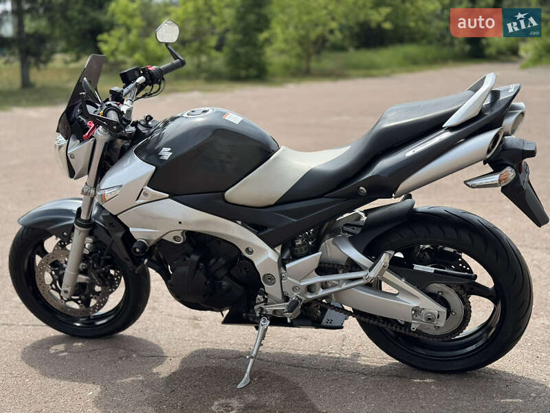 Мотоцикл Без обтікачів (Naked bike) Suzuki GSR 400 2006 в Сновську