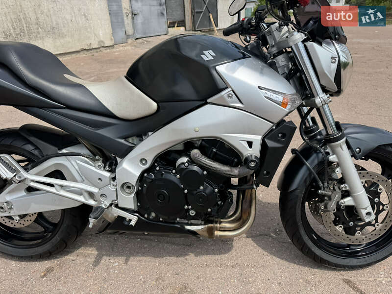 Мотоцикл Без обтікачів (Naked bike) Suzuki GSR 400 2006 в Сновську