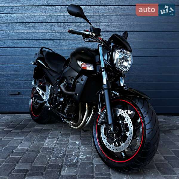 Suzuki GSR 400 2010