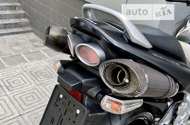 Мотоцикл Без обтекателей (Naked bike) Suzuki GSR 600 2006 в 