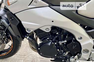 Мотоцикл Без обтекателей (Naked bike) Suzuki GSR 600 2006 в 