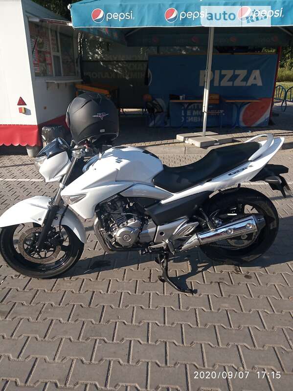 Мотоцикл Классик Suzuki GSR 600 2016 в Виннице