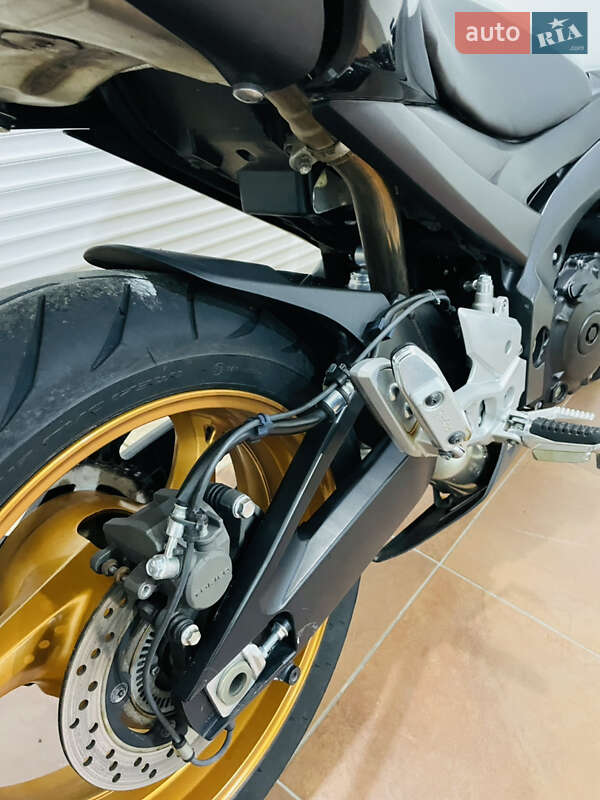 Мотоцикл Без обтікачів (Naked bike) Suzuki GSR 600 2010 в Києві