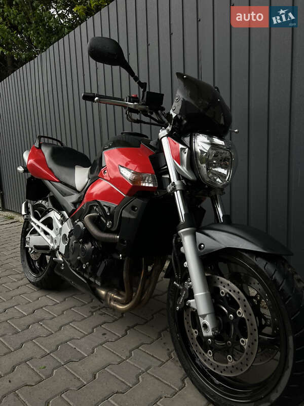 Мотоцикл Без обтекателей (Naked bike) Suzuki GSR 600 2006 в 