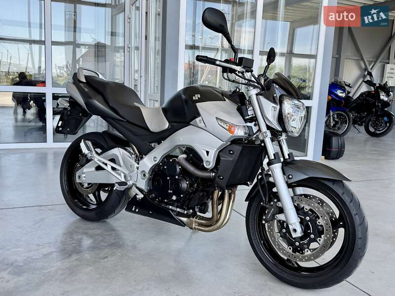 Suzuki GSR 600 2006