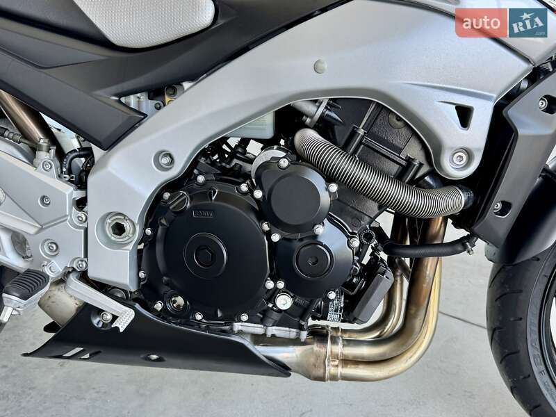 Мотоцикл Без обтікачів (Naked bike) Suzuki GSR 600 2006 в Хмельницькому